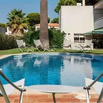 Luxury 6 Bedrooms With Private Pool *