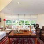 Luxury 6 Bedrooms With Private Pool