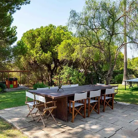 Luxury 6 Bedrooms With Private Pool *