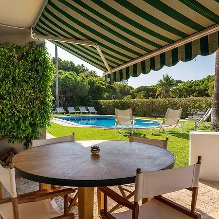 Luxury 6 Bedrooms With Private Pool